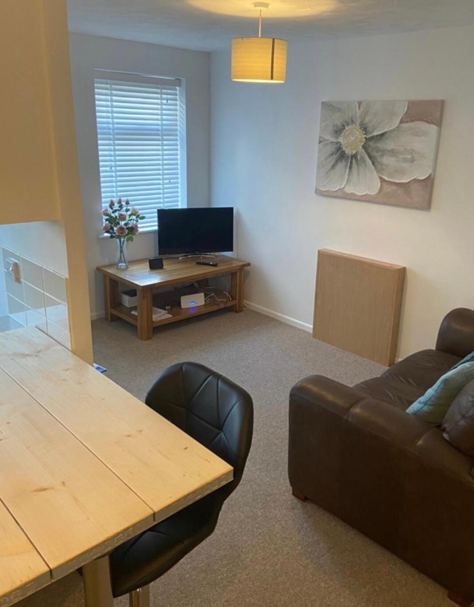 One Bedroom Ground Floor Flat Central チチェスター エクステリア 写真