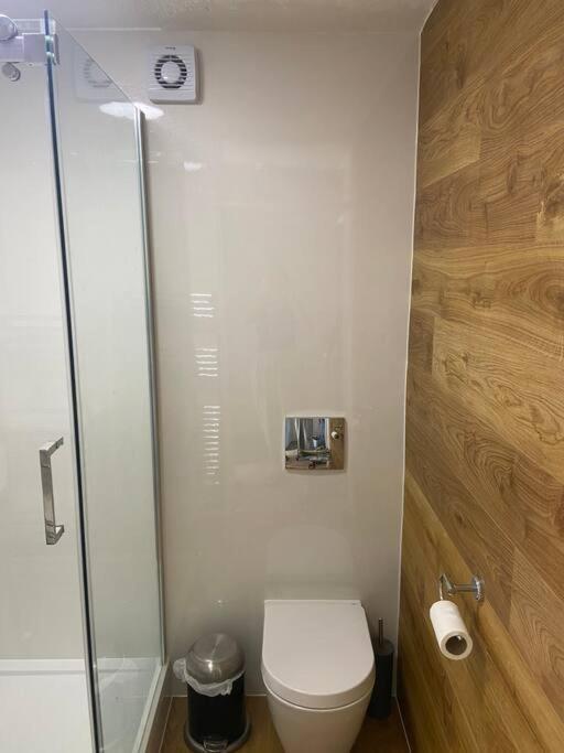 One Bedroom Ground Floor Flat Central チチェスター エクステリア 写真