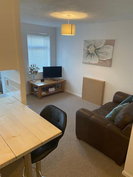 One Bedroom Ground Floor Flat Central チチェスター エクステリア 写真